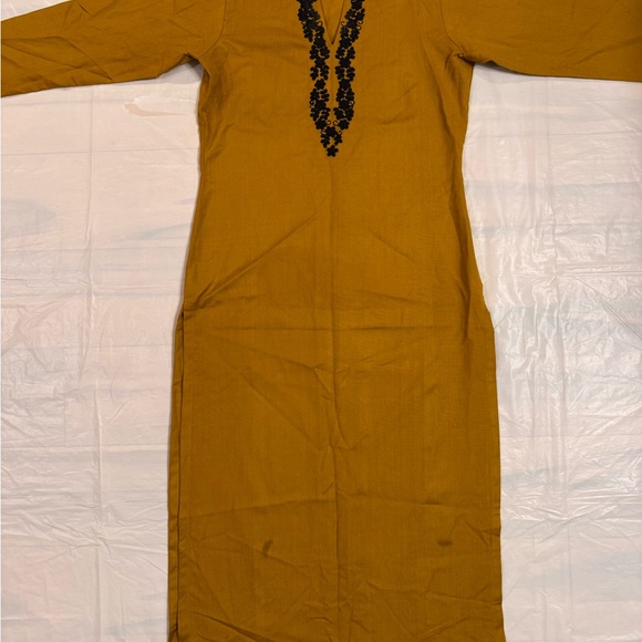 Mustard Long Sleeve Dress with Black Embroidery - Picture 2 of 7